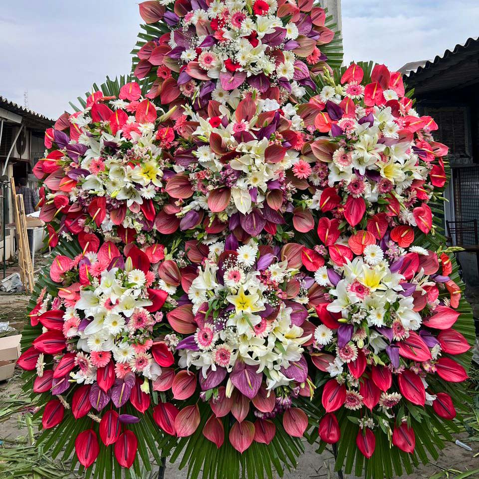 تاج گل پرگل لاکچری نمایشگاه بین المللی