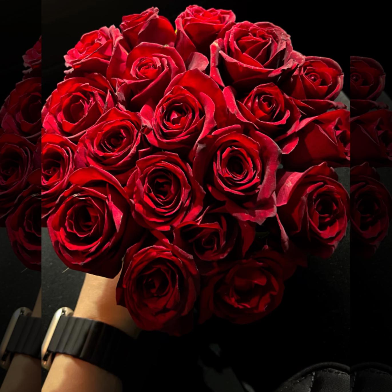 دسته گل رز قرمز بزرگ 18 شاخه